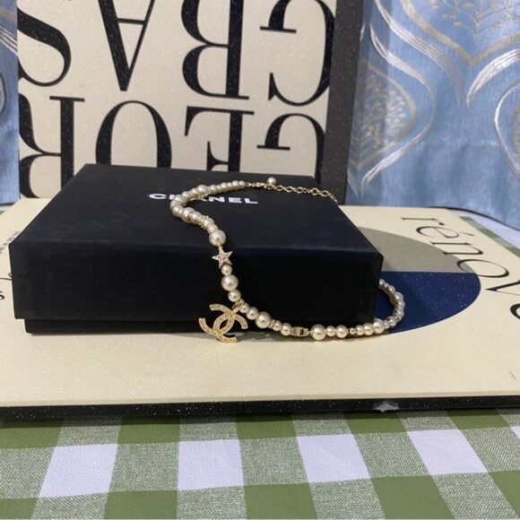 Timeless Pearl & Crystal Jewelry Piece with Interlocking C’s - Picture 3 of 6